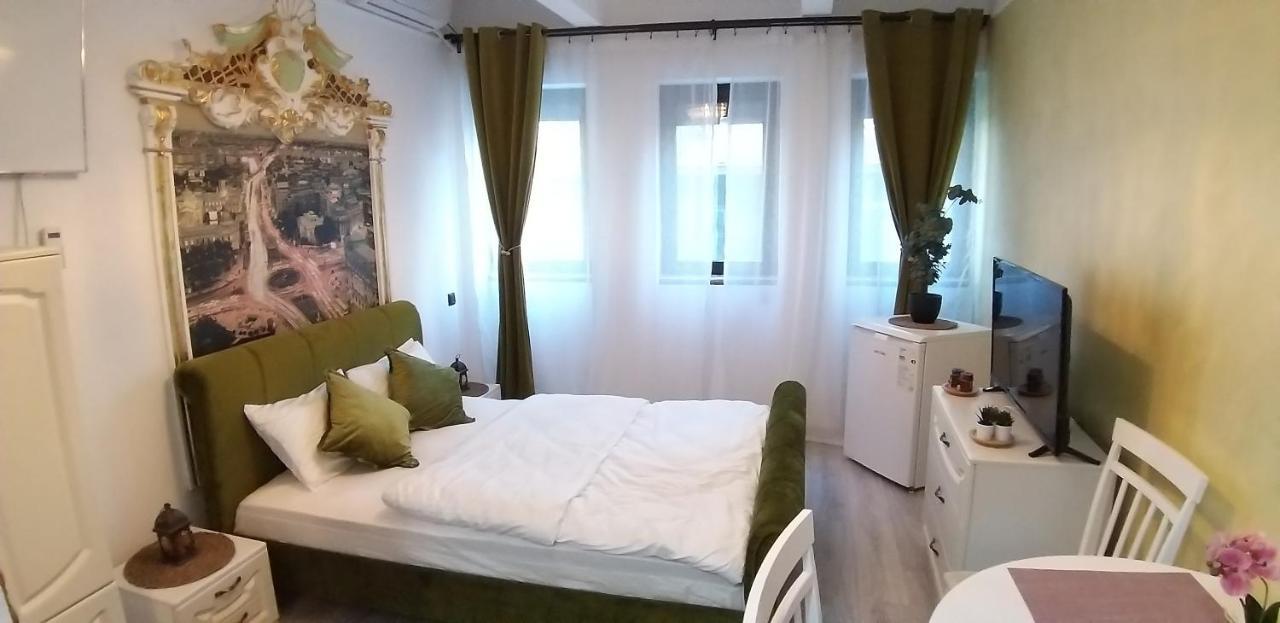 Domum - Old Town - Smardan Apartment Bukares Bagian luar foto