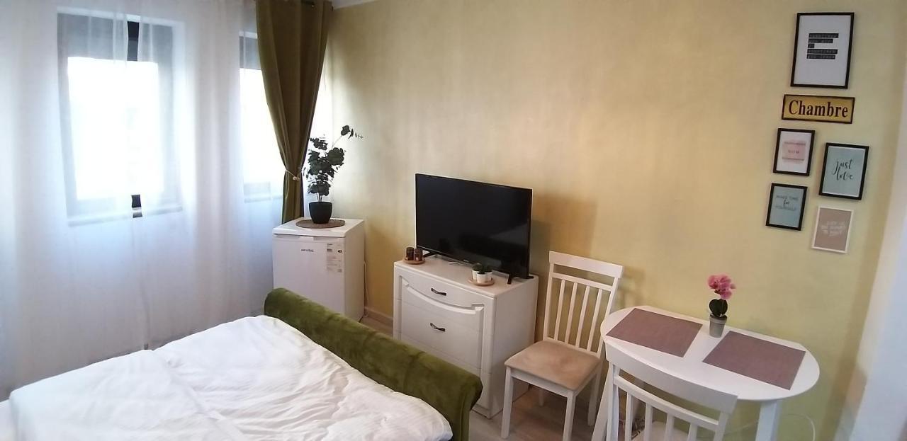 Domum - Old Town - Smardan Apartment Bukares Bagian luar foto