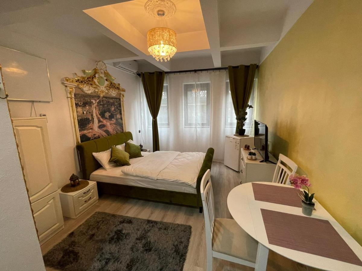 Domum - Old Town - Smardan Apartment Bukares Bagian luar foto